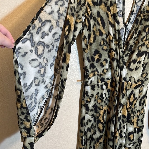 Leopard Animal Print Slit Sleeves Jumpsuit Romper - Picture 3 of 12